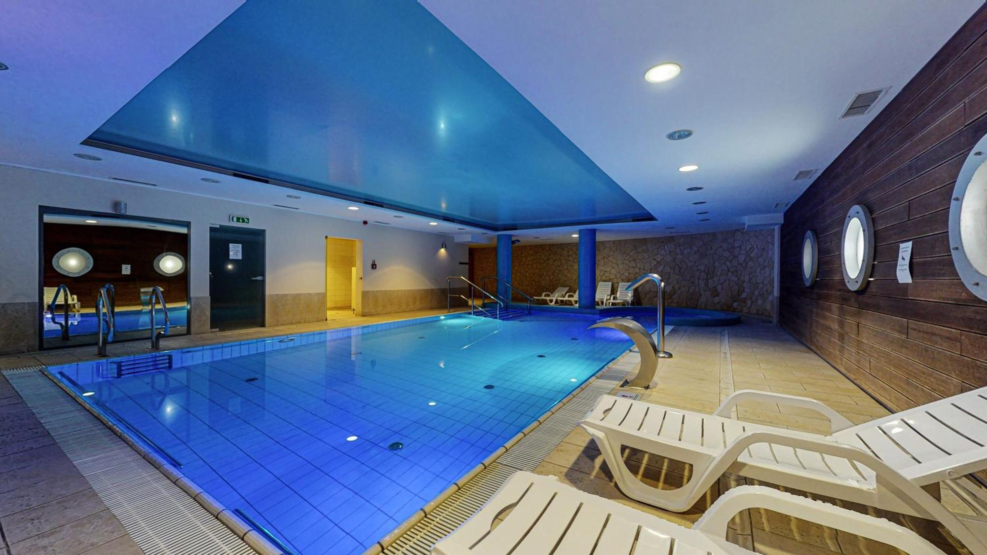 Hotel Mona Lisa Wellness & Spa โควอบเซก ภายนอก รูปภาพ